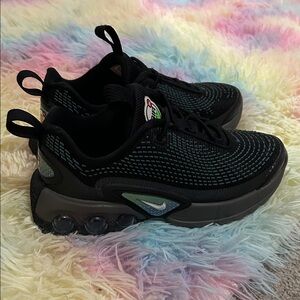 Nike Kids Black and Teal Sneakers